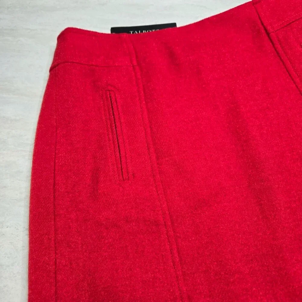 Talbots Petites Skirt Red Size 2P Fully Lined Wool Blend Back Zip Pockets Office